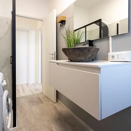 Mountain View Daire Novara