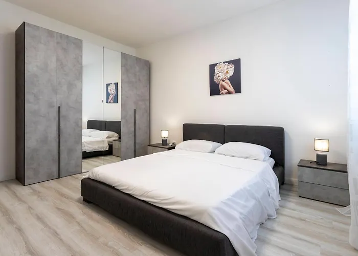 Mountain View Novara